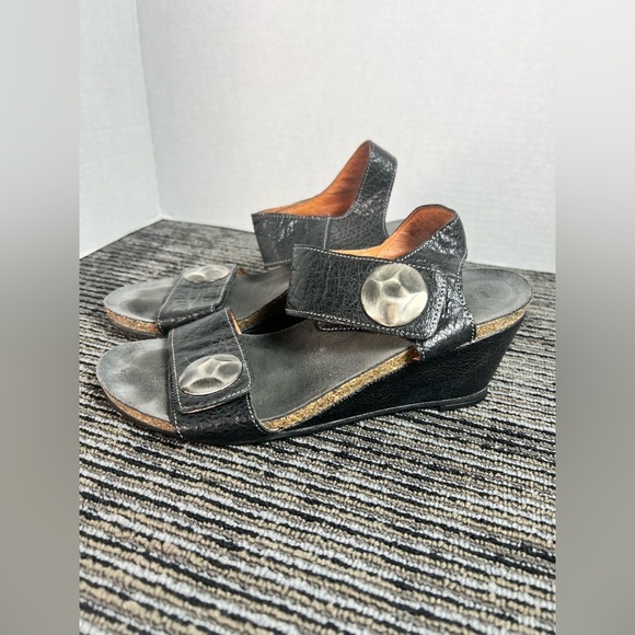 Taos Women's Boardwalk Wedge Sandal Black-Size 38 (US 7-7.5) - Picture 2 of 14